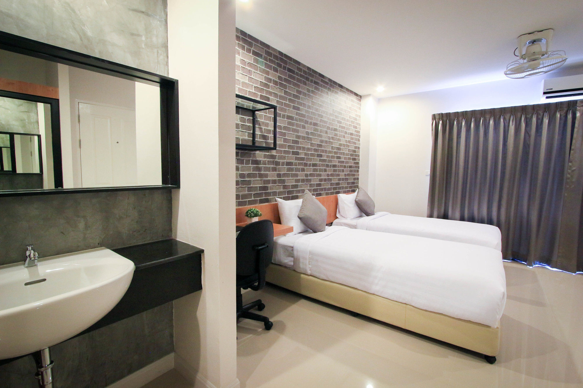 Vipa House Phuket - Sha Extra Plus Экстерьер фото